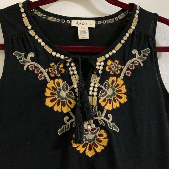 Women’s Sleeveless Top - Picture 3 of 3